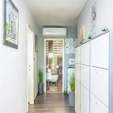 Apartment With A Parking Space - 22886 Sibenik