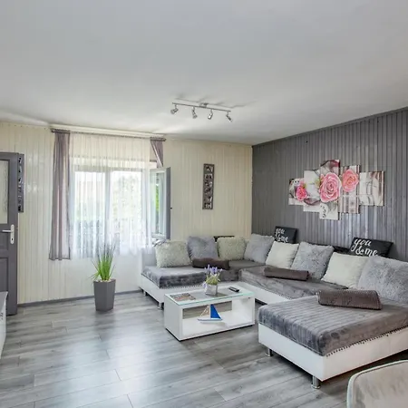 Apartment With A Parking Space - 22886 Sibenik