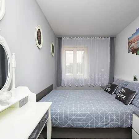 Apartment With A Parking Space - 22886 Sibenik