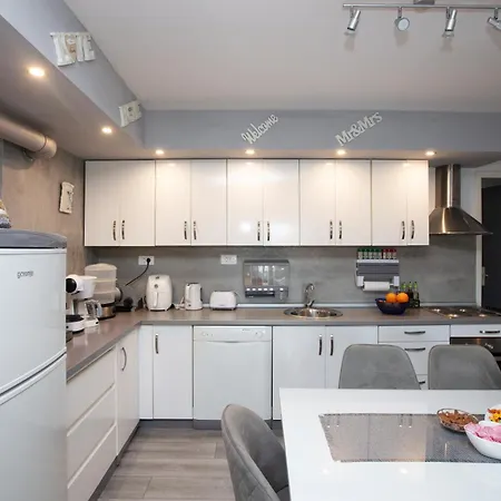 With Parking Space - 22886 Šibenik