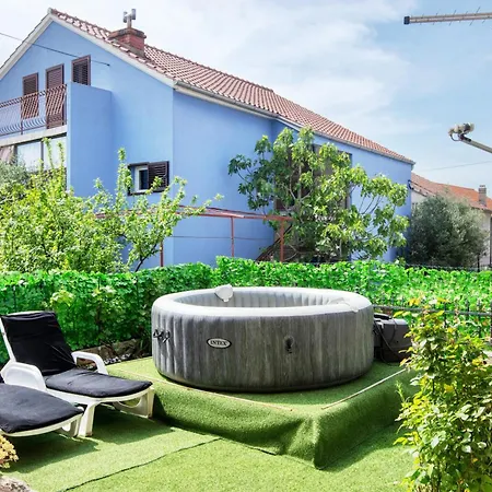 With Parking Space - 22886 Šibenik