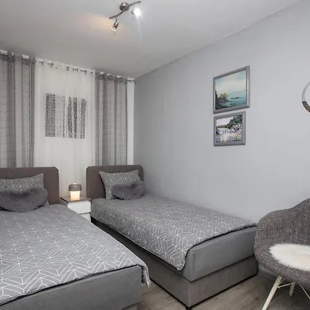 Apartment With A Parking Space - 22886