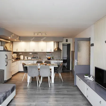 Appartement Apartments With Hot Tub Sibenik - 22886 *
