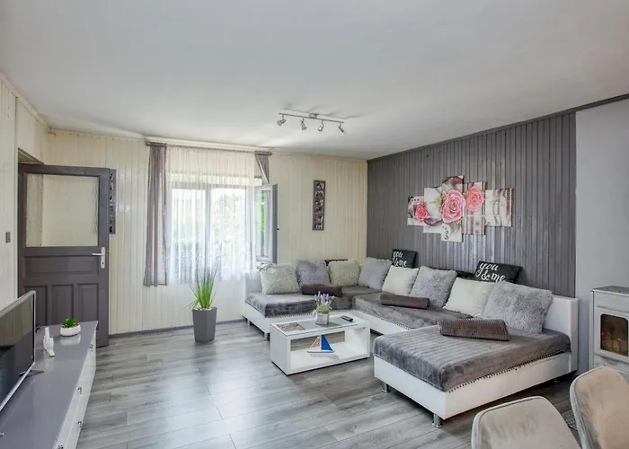 Apartman With Parking Space - 22886 Sibenik