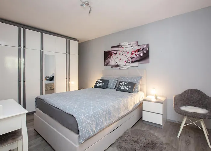 With Parking Space - 22886 Sibenik