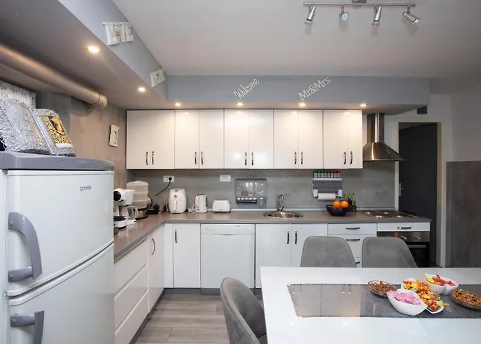 With Parking Space - 22886 Sibenik